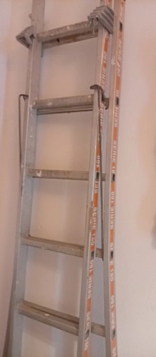 Escalera de aluminio (Negociable)