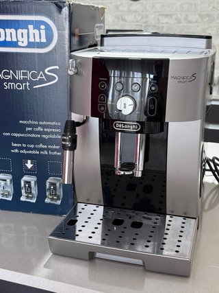 Cafetera DeLonghi Magnifica S Smart