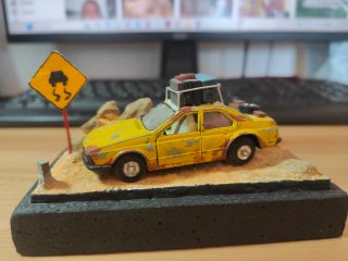 Maqueta coche antiguo con diorama