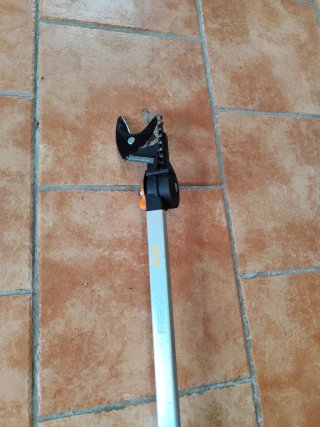 Cortasetos Telescópico Fiskars UP86