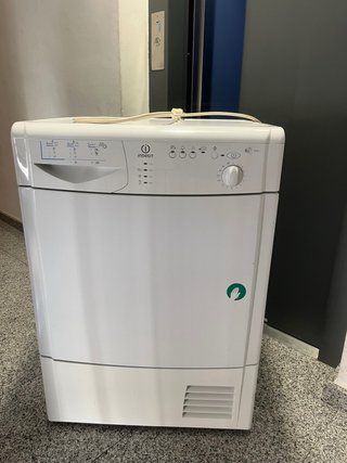 Secadora Condensación Indesit