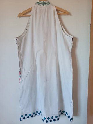 Vestido de verano bordado multicolor