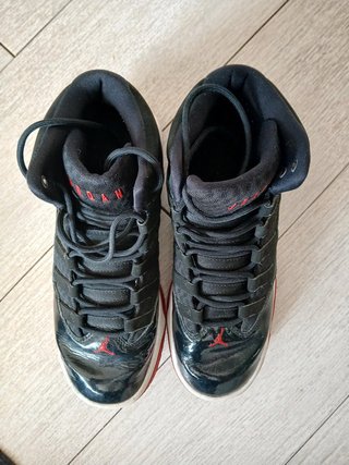 Scarpe Air Jordan 11 • Nero-Rosso • N. 38.5