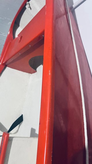 Barco Optimis con accesorios y vela, a recoger.