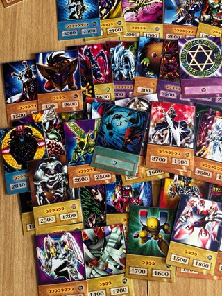Lotto di 100 carte Yu-Gi-Oh versione anime