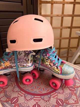 Patines con ruedas y casco