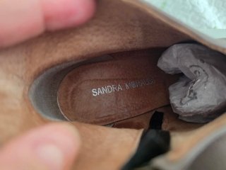Botines de piel taupe con tacón
