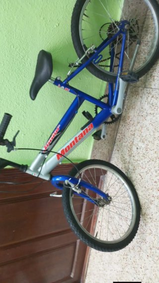 Bicicleta Montana Azul y Plata no hago envíos