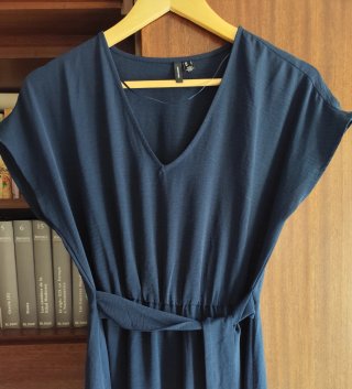 Vestido azul marino . Vero Moda