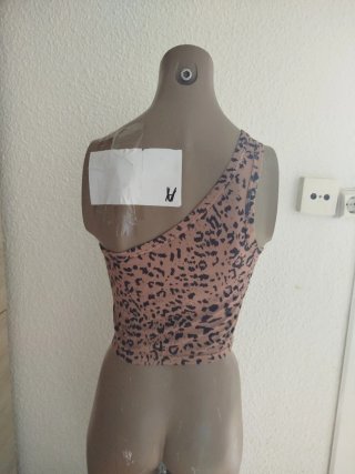Top asimétrico estampado leopardo talla xs shein