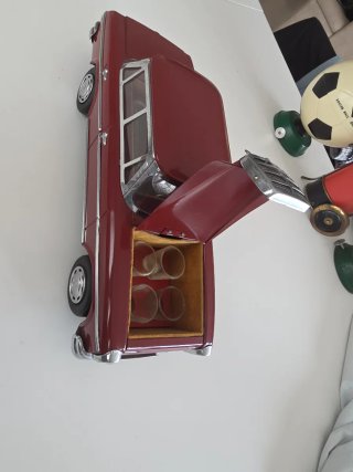 Licorera Musical Coche Mercedes