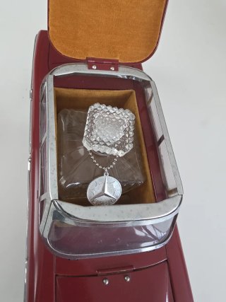 Licorera Musical Coche Mercedes