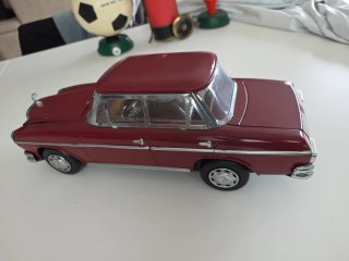 Licorera Musical Coche Mercedes