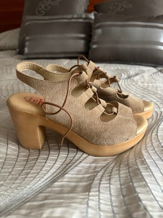 Sandalias tacón ancho beige T37