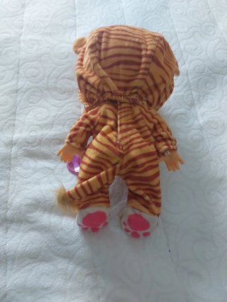 Muñeco Llorón con chupete y  Pijama Rayas