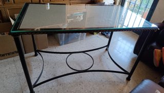 Mesa de cristal y metal negra
