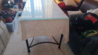 Mesa de cristal y metal negra