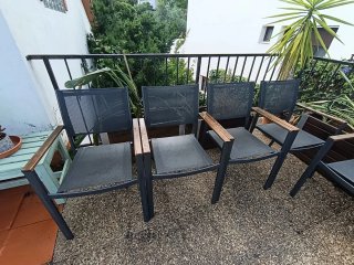 4/8 Sillas Naterial Metal y Madera