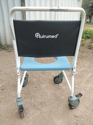 Silla WC Quirumed con frenos