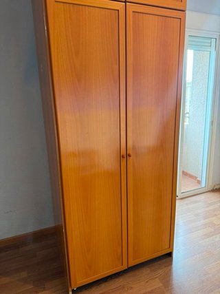 Armario empotrado madera desmontado
