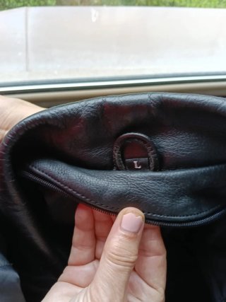 Chaqueta de cuero estilo motero