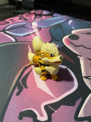 Figura Arcanine Tomy