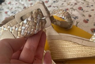 Sandalias Hermès Beige y Doradas