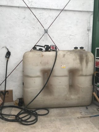 Depósito Gasoil con Bomba y Manguera