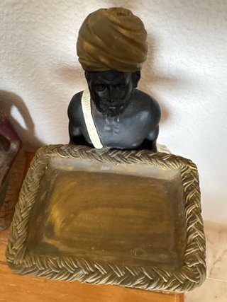 Figura decorativa hombre con bandeja