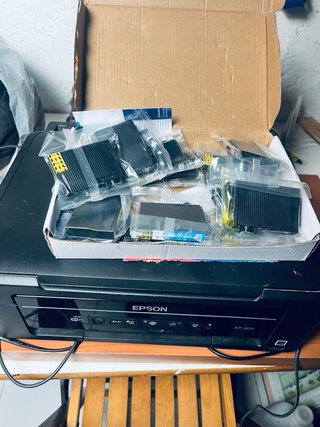 Stampante Epson XP-205 con cartucce