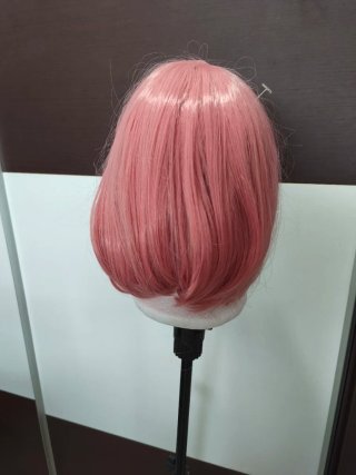 Peluca rosa corta estilo bob