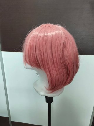 Peluca rosa corta estilo bob