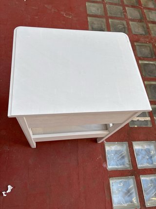 Mesita de noche IKEA madera blanca
