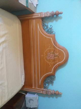 Mueble de pino con cajones . Cabecero de 90cm
