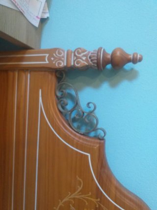 Mueble de pino con cajones . Cabecero de 90cm
