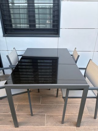 Conjunto mesa y sillas de jardín