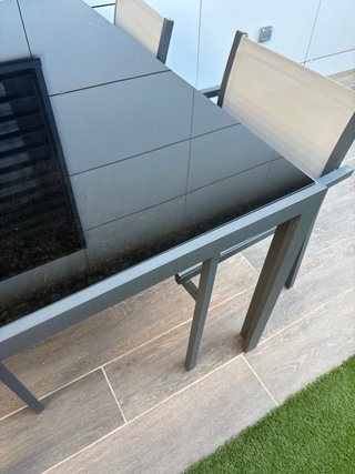 Conjunto mesa y sillas de jardín