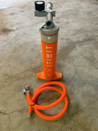 Kayak Itiwit, remos e inflador.