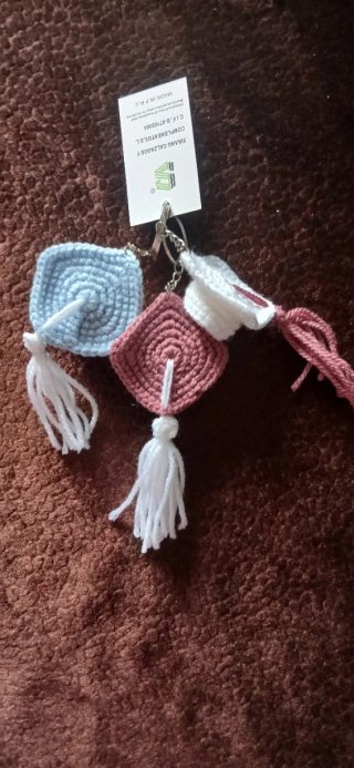 Llaveros Gorros de Graduación Crochet