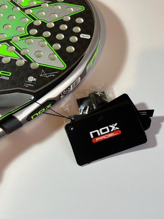 Pala Padel NOX AT10 Genius nueva