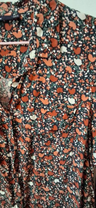 Blusa Kiabi floral multicolor talla M