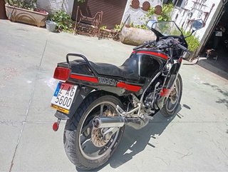 Yamaha RD350 Negra y Roja
