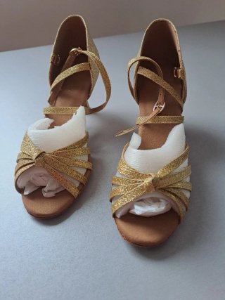 Zapatos de Baile Latino Dorados