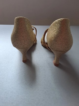 Zapatos de Baile Latino Dorados