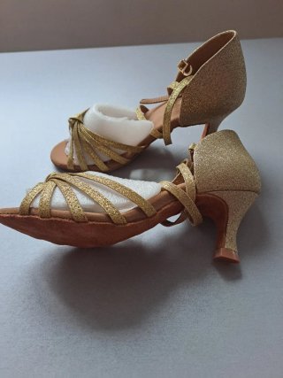 Zapatos de Baile Latino Dorados
