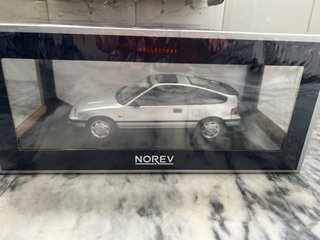 Honda CRX Plata Norev 1:18