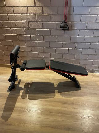 Banco de Gimnasio Ajustable Negro/Rojo
