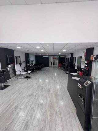 Se traspasa salon de belleza
