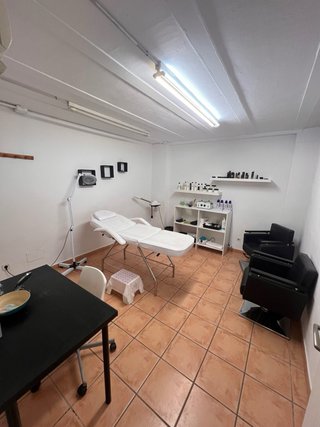 Se traspasa salon de belleza