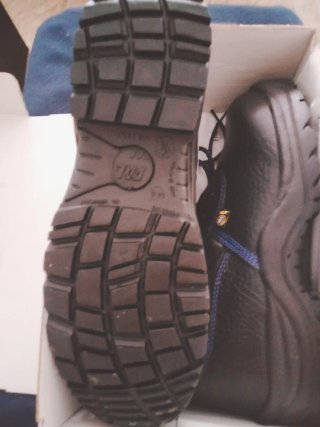 Botas de seguridad T44 a estrenar